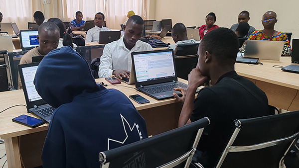 ESPACE NUMERIQUE 600 X 338